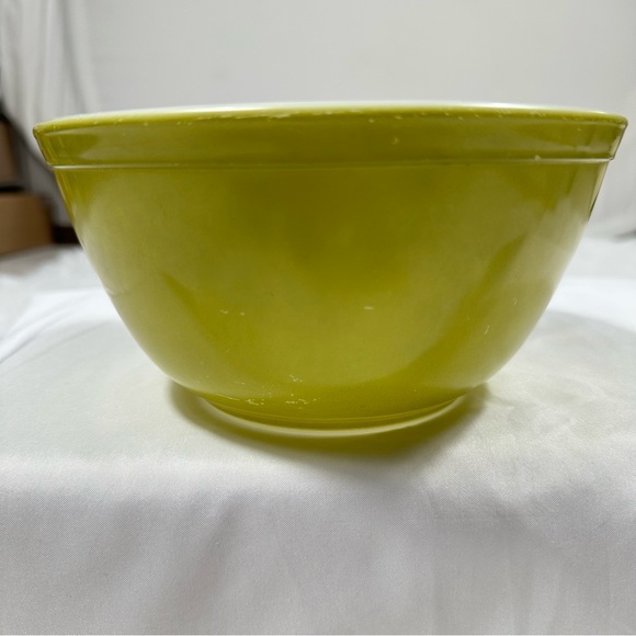 Vintage Green Pyrex Mixing Bowl 1 1/2 Quart 402 Made In USA - Picture 2 of 9